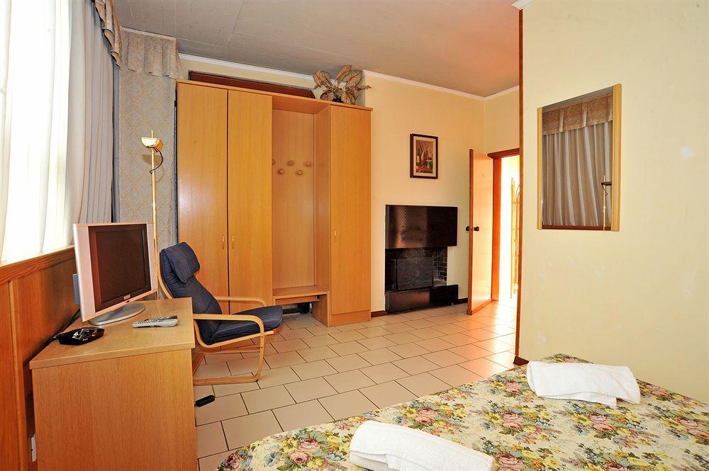 Hotel Cristallo Barga 포르나치 디 바르가 외부 사진