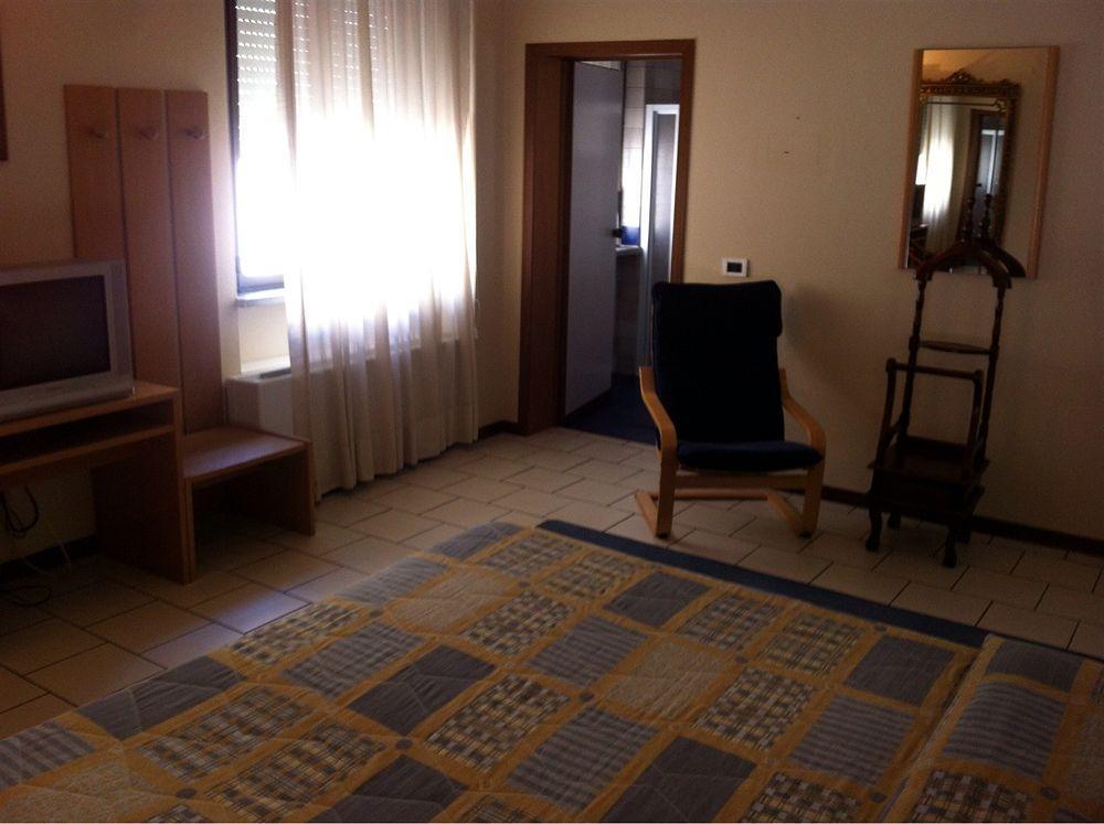Hotel Cristallo Barga 포르나치 디 바르가 외부 사진
