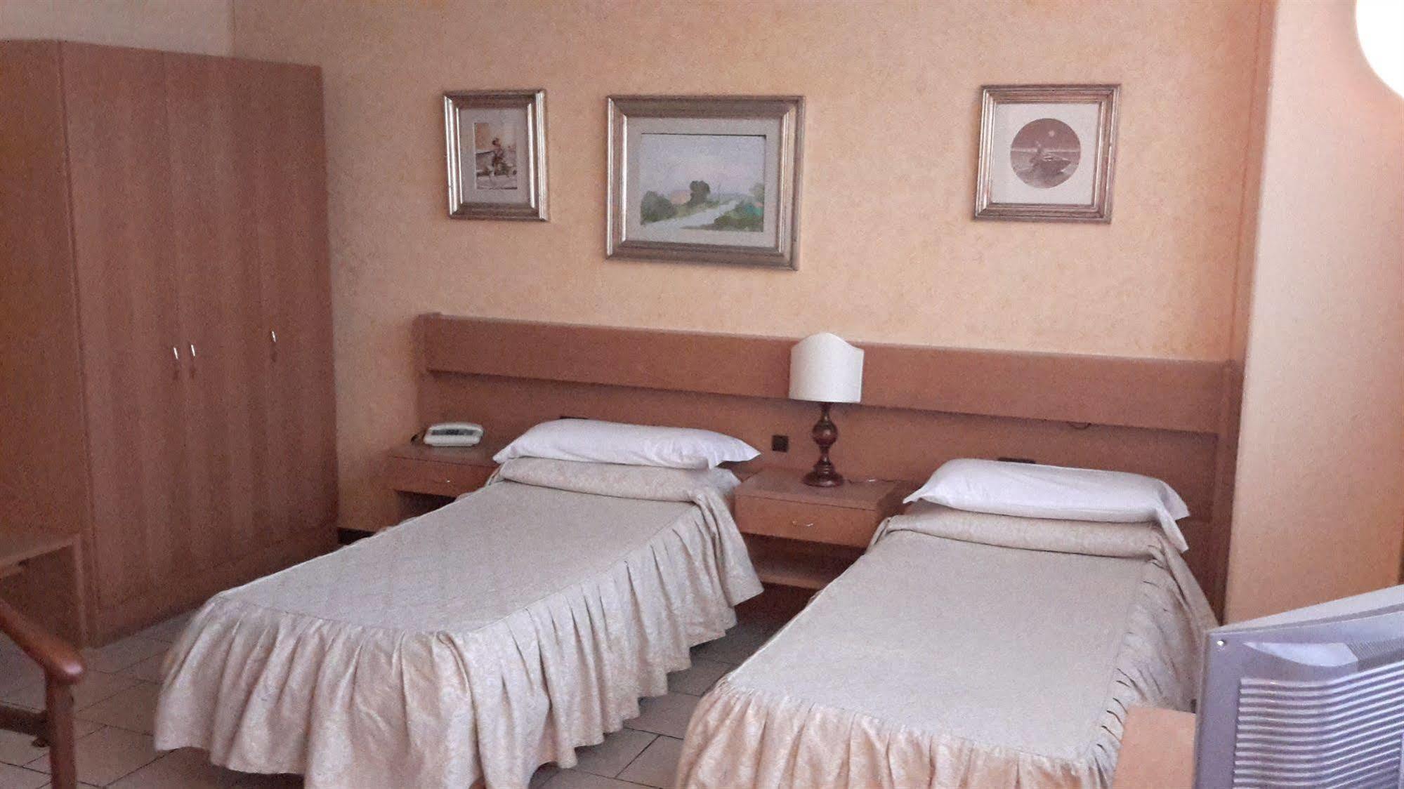 Hotel Cristallo Barga 포르나치 디 바르가 외부 사진